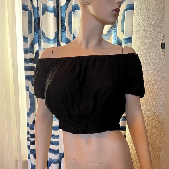 Torrid Black Off Shoulder Linen Smocked Waist Top Size 1X - Picture 2 of 8